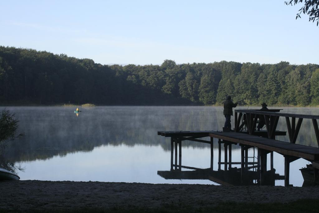 Stajnia Sarnowek Nad Jeziorem Rozany Bed and Breakfast Rozajny Wielkie Esterno foto