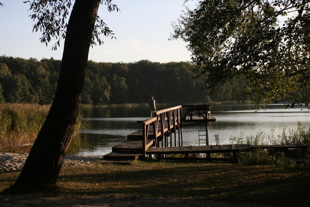 Stajnia Sarnowek Nad Jeziorem Rozany Bed and Breakfast Rozajny Wielkie Esterno foto