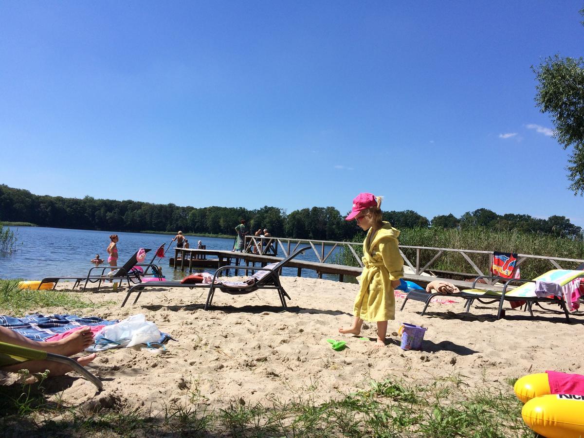 Stajnia Sarnowek Nad Jeziorem Rozany Bed and Breakfast Rozajny Wielkie Esterno foto