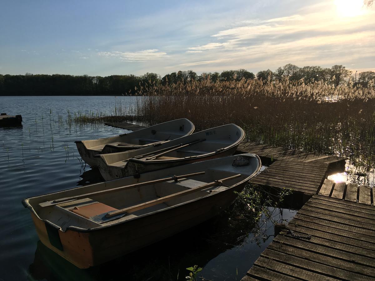 Stajnia Sarnowek Nad Jeziorem Rozany Bed and Breakfast Rozajny Wielkie Esterno foto